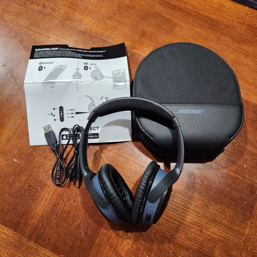 Bose Soundlink 2 Wireless Headphones with Case